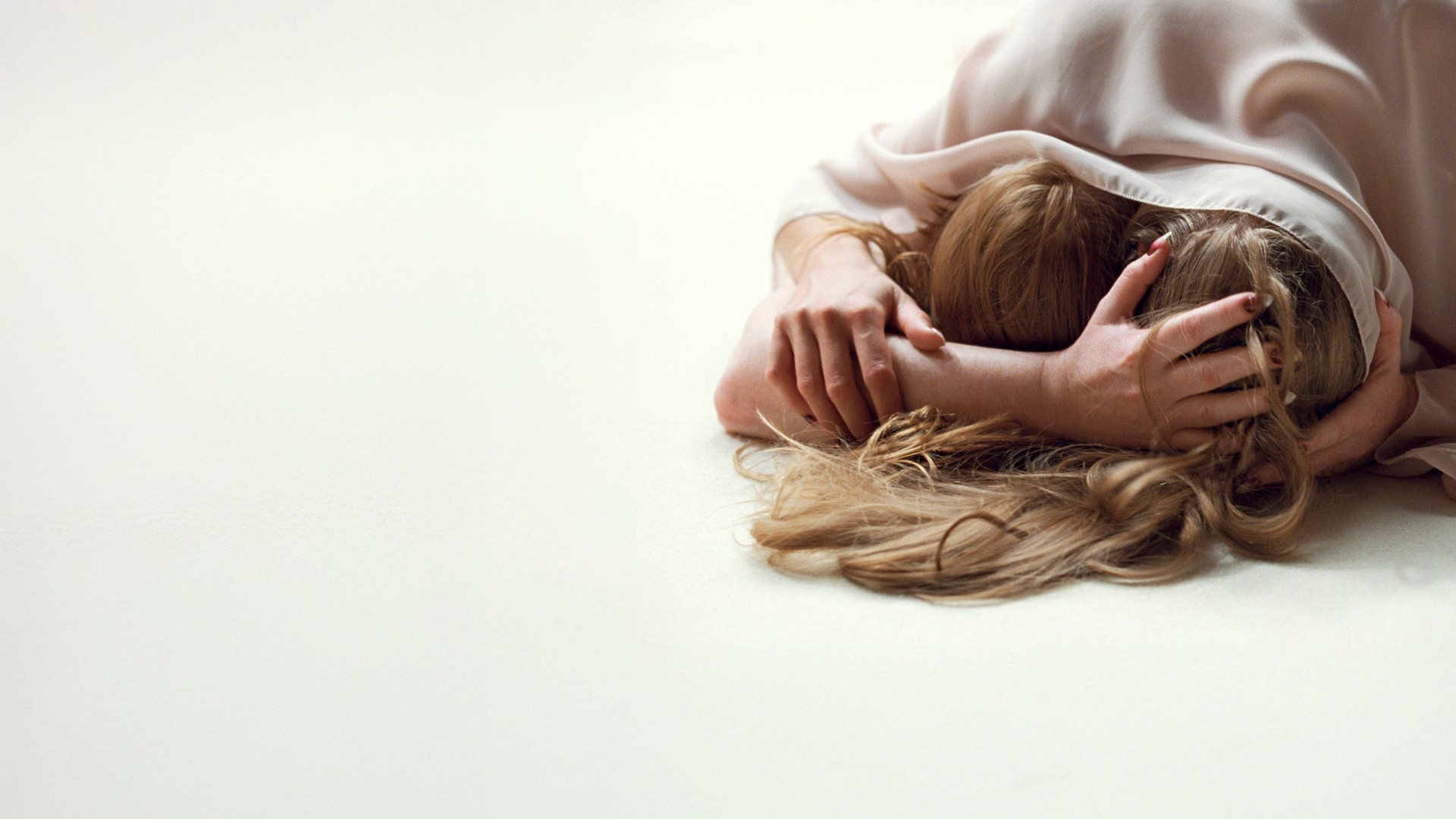 A_SWEETNESS_FORM_NOWHERE_ESTER_BERGSMARK_OUTPLAY_03